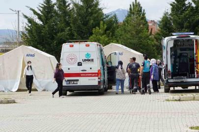 Tatbikat için canlı canlı tabuta girdi