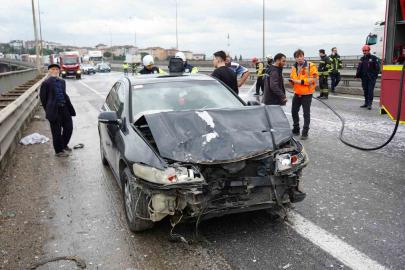 TEM Otoyolu’nda yola dökülen atıklar sonucu zincirleme kaza, 7 araç birbirine girdi