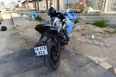 Ticari taksiyle çarpışan motosiklet sürücüsü yaralandı