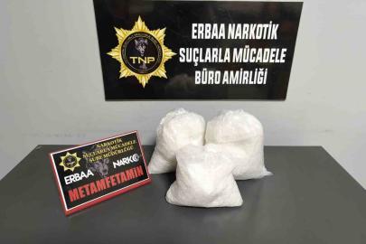 Tır dorsesindeki hasarlı araçta  2.7 kilo uyuşturucu ele geçirildi