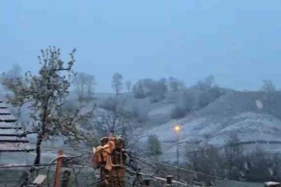 Tokat’ta bahar mevsiminde kar sürprizi