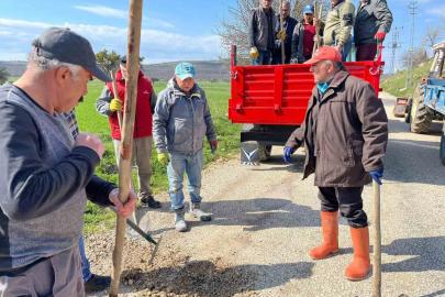 Tokat’ta köy halkı el ele vererek 5 kilometrelik yolu yeniledi