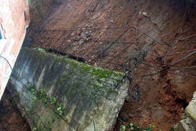 Trabzon’da şiddetli yağış heyelanlara neden oldu
