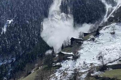 Trabzon’daki çığ anı cep telefonu kamerasına yansıdı