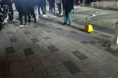 Trafiğe kapalı caddede motosiklet çocuğa çarptı