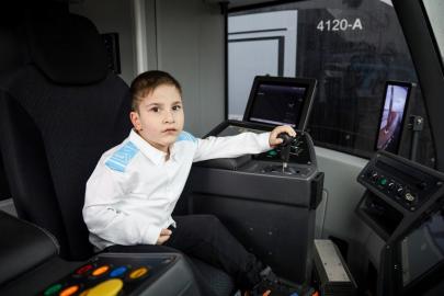 Tramvay tutkunu 6 yaşındaki Muhammet Enes’in hayali gerçeğe dönüştü