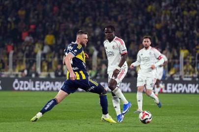 Trendyol Süper Lig: Fenerbahçe: 0 - Beşiktaş: 0 (İlk yarı)