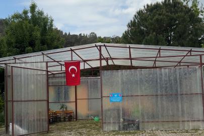 Ülkü Ocakları’ndan özel öğrencilerin okuluna 23 Nisan hediyesi sera