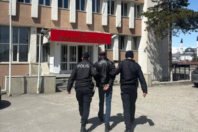 Uyuşturucuyu vites ile teyip arasındaki iç kısımda zulaladı