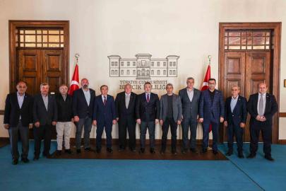 Vali Sözer, muhtarlar derneği yönetimiyle bir araya geldi