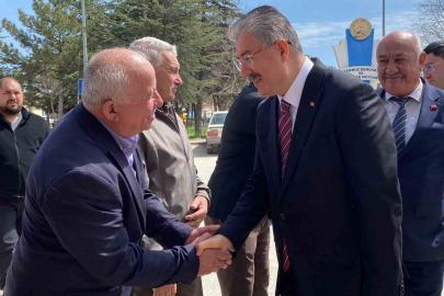 Vali Yılmaz, Alpu’da hem vatandaşla buluştu, hem çalışmaları denetledi