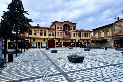 Veli Paşa Hanı önündeki meydanın ismi resmileşti