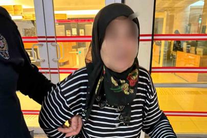 Yaşlı kadın, kendisine terlik atan yeğenini bıçakladı