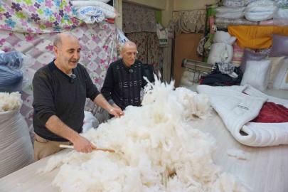 Yorgancılık ve hallaçlık, iğne iplikle geleceğe tutunmaya çalışıyor