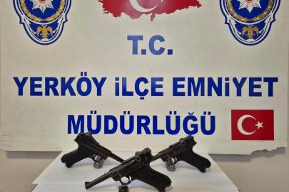 Yozgat’ta 2 şüphelinin üzerinde asırlık 3 tabanca ele geçirildi
