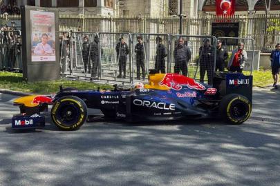 Yuki Tsunoda’dan, İstanbul sokaklarında gösteri sürüşü