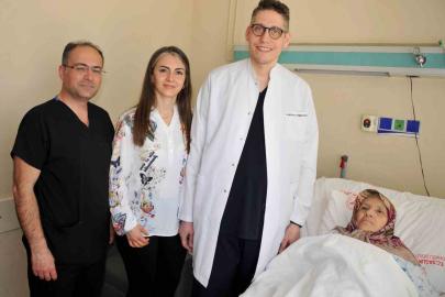 Yumurtalık kanseri teşhisi konulan hasta 12 günde sağlığına kavuştu