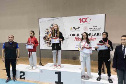 Yunusemreli Meyra’dan altın madalya