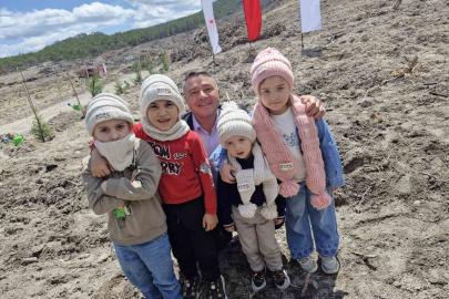 ’Yüz Çocuk Bin Fidan’ adlı ağaç dikme etkinliğinde 1000 fidan dikildi