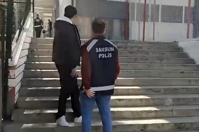 Zamanla yarışan polis kimliğini kaybeden öğrenciyi sınava yetiştirdi