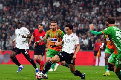 Ziraat Türkiye Kupası: Beşiktaş: 1 - Corendon Alanyaspor: 0 (İlk yarı)