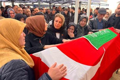 11 yaşındaki Almina’nın son yolculuğunda annenin ağıtları yürek yaktı