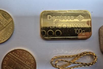 113 bin euro değerinde kaçak altın, komşuya takıldı