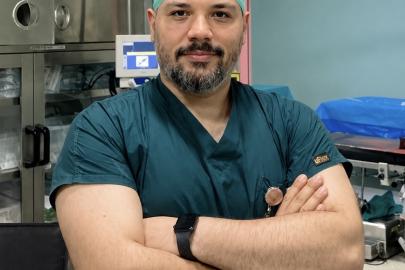 37 yaşındaki beyin cerrahı hayatını kaybetti
