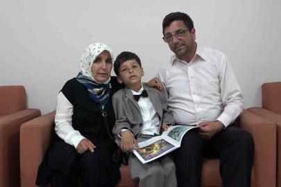 6 yaşındaki otizmli anaokulu öğrencisi hayal dünyasını hikaye kitabına dönüştürdü