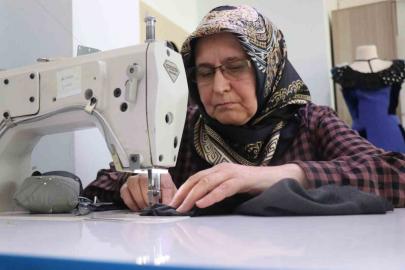 65 yaşındaki Remziye teyzenin "sınıfta kalma" azmi