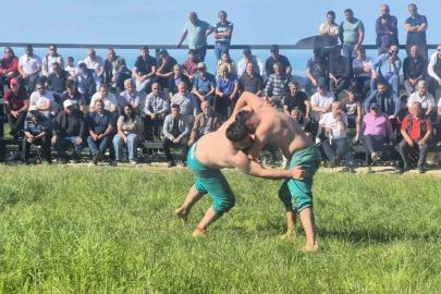 700 yıllık güreş geleneğinde pehlivanlar ve ağa adayları kıyasıya yarıştı