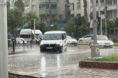 Adana’da Mayıs ortasında şiddetli yağış etkili oldu