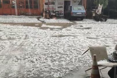 Adıyaman’da dolu yağışı hayatı olumsuz etkiledi