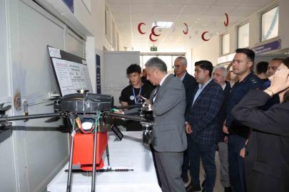 Aksu Uçak Bakım Lisesi’nde bilim fuarı açıldı