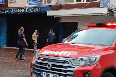 Alanya’da iş yerinden çıkan dumanlar itfaiyeyi alarma geçirdi