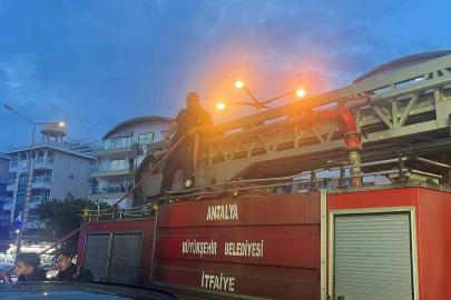 Alanya’da otel mutfağında çıkan yangın korkuttu