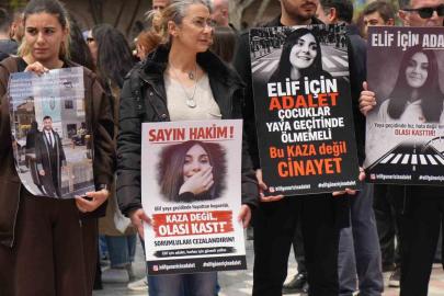 Anne ve babalar, hayatını kaybeden çocukları için Ulus Meydanı’nda bir araya geldi