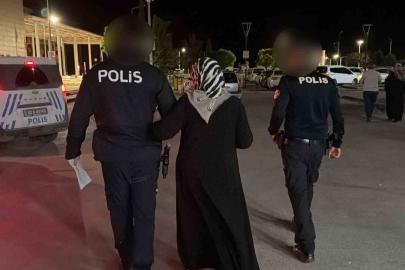 Anneler Günü’nde 80 yaşındaki annesini darp etti