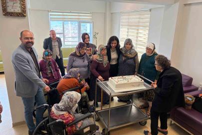 Anneler Günü’nde huzurevi sakinleri unutulmadı