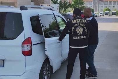 Antalya’da 410 bin lira değerinde ziynet eşyası çalan hırsız yakalandı