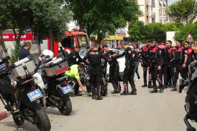 Antalya’da yunus timleri kaza yaptı: 2 polis yaralı