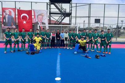 Ardeşen Anadolu İmam Hatip Lisesi, hokeyde Türkiye 3.’sü oldu