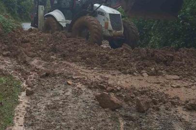 Artvin’de sağanak taşkınlara neden oldu