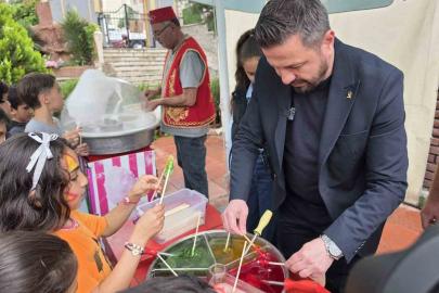 Balıkesir’de çocuklara şenlik havasında hediye yağmuru