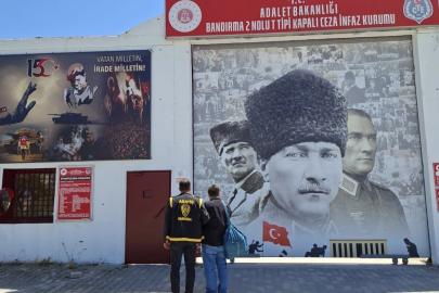 Bandırma’da 60 yıl hapis cezasıyla aranan şahıs kıskıvrak yakalandı