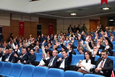 Başkan Aras Kıyı Belediyeler Birliğinde güven tazeledi