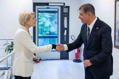 Başkan Tugay, İngiltere Büyükelçisi Morris’i ağırladı