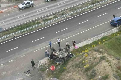 Başkentte takla atan otomobilden 3 kişi yaralı kurtuldu
