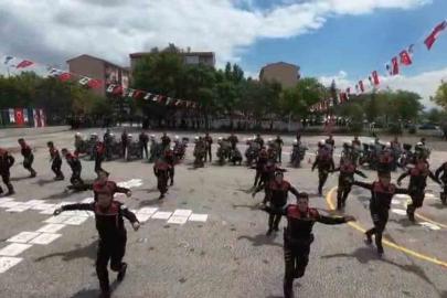 Başkent’te yunus polislerden 19 Mayıs gösterisi