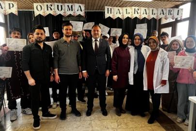 Bayburt Lisesi öğrencileri kitapları sahneye taşıdı